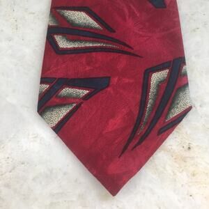 ELAAN BOLD RED BLACK TAN ALL SILK NECKTIE